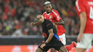 Bar&ccedil;a vence Benfica de virada (5-4) com 2 gols de Raphinha em jogo &eacute;pico na Champions