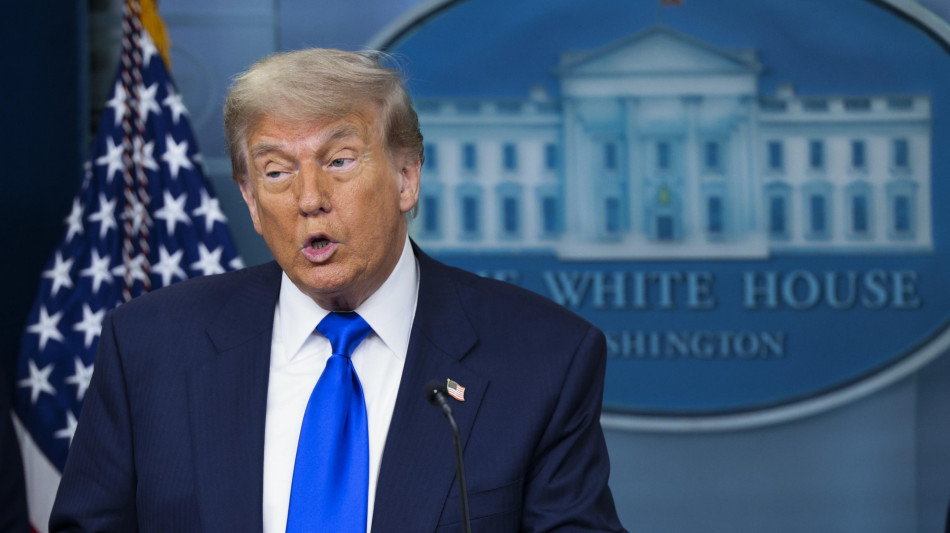 Borsa: Europa a due velocità, attesa per la lettera di Trump