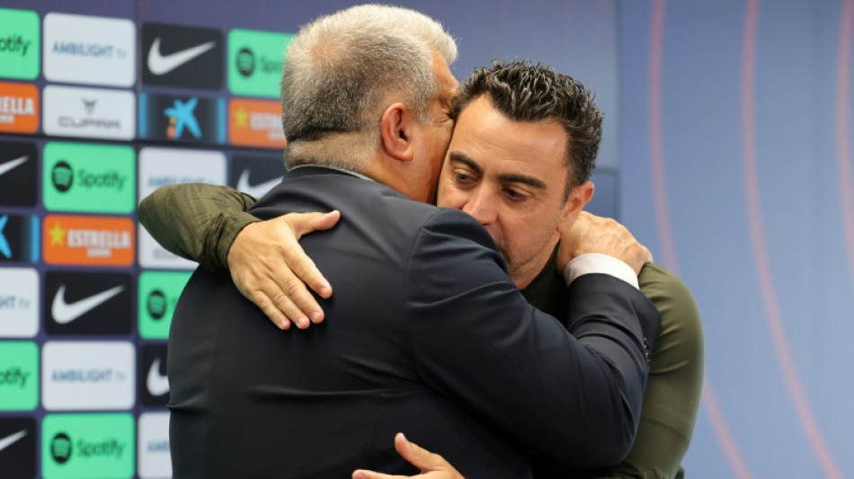 Xavi seguir&aacute; en el Bar&ccedil;a porque es un proyecto que "no est&aacute; acabado"