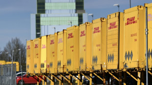 DHL confront&eacute; &agrave; des restrictions a&eacute;riennes et maritimes changeant "d'heure en heure", selon son patron