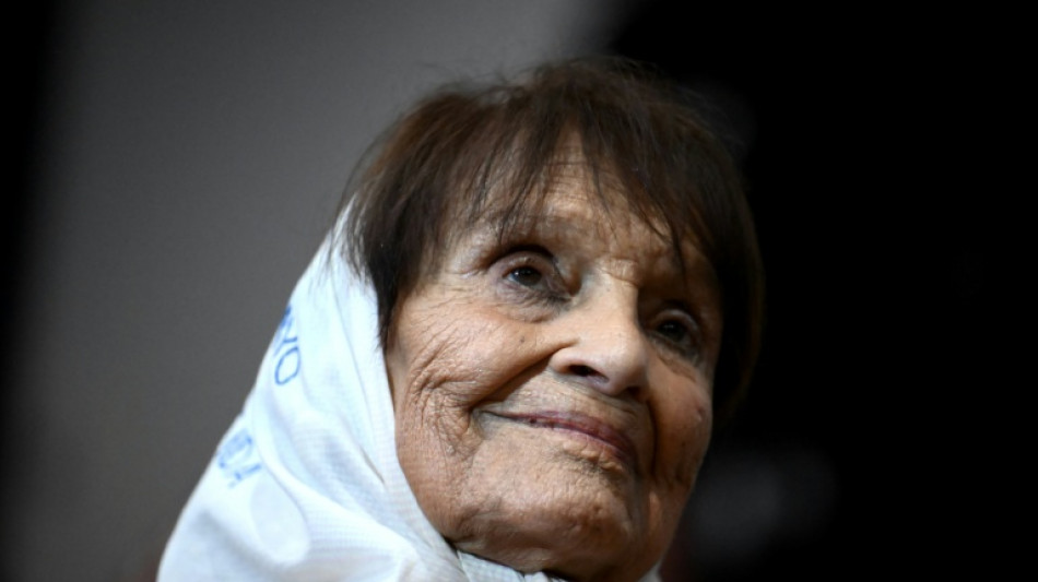 Taty Almeida, s&iacute;mbolo das M&atilde;es da Pra&ccedil;a de Maio, morre aos 95 anos