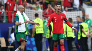 Portugal se propulsa a octavos a costa de Turqu&iacute;a, B&eacute;lgica arranca motores