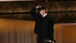 "Adolescencia" arrasa en los premios Emmy 
