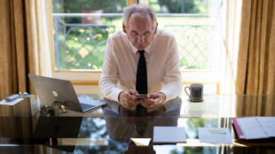 Primeiro-ministro faz alerta sobre &#039;emerg&ecirc;ncia vital&#039; da Fran&ccedil;a pela d&iacute;vida