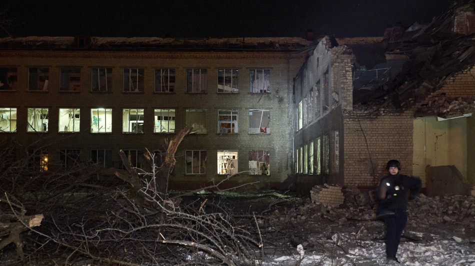 Kiev, 'drone russo su autobus, 12 morti'