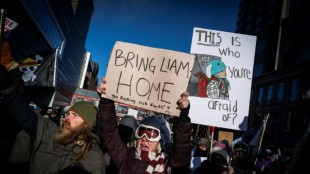 Menino de cinco anos detido pelo ICE em Minneapolis volta para casa