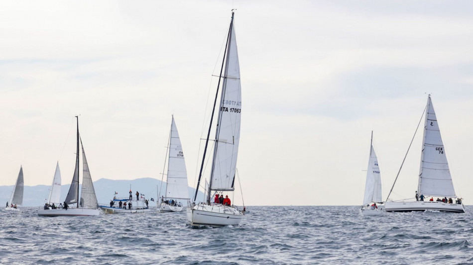 Una regata da Castel dell'Ovo a Posillipo per sostenere Telethon