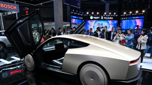 Tesla a commenc&eacute; la production de son robotaxi "Cybercab", selon Musk