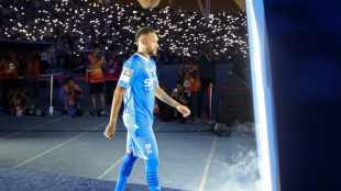 Neymar &eacute; recebido com festa em est&aacute;dio lotado antes do jogo do Al-Hilal