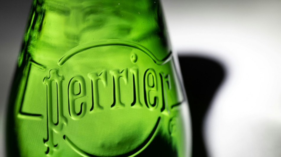 Eaux Perrier: l'UFC-Que Choisir demande la suspension de la commercialisation, Nestl&eacute; Waters se d&eacute;fend