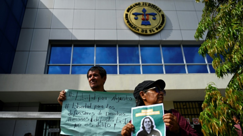 Amnist&iacute;a dice que El Salvador usa el sistema penal contra la disidencia