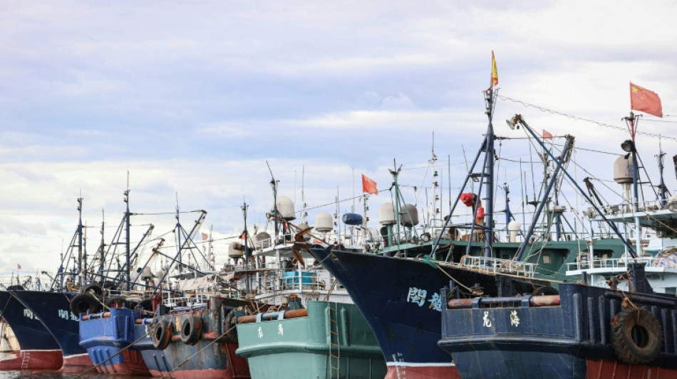 La concentraci&oacute;n de miles de barcos chinos despierta interrogantes