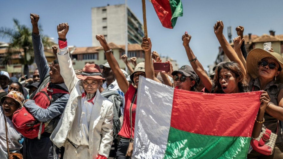 Madagascar: le pr&eacute;sident s'accroche au pouvoir et dissout l'Assembl&eacute;e 