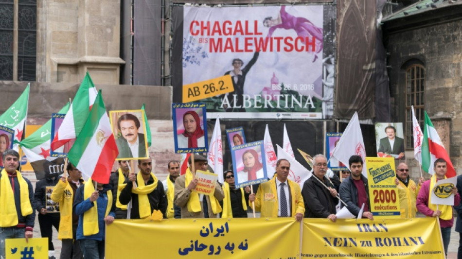 Ejecutan a dos hombres acusados de haber matado a polic&iacute;as en 2016 en Ir&aacute;n