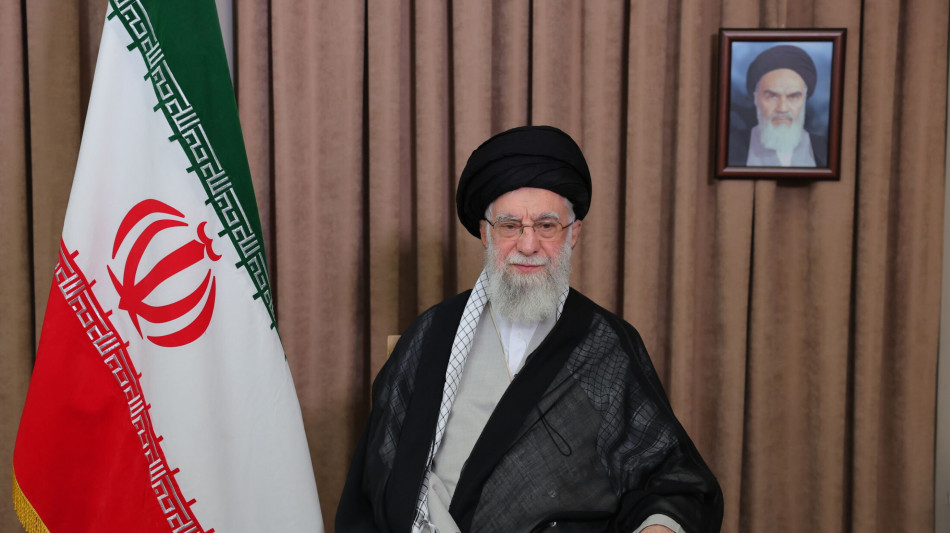 Media, 'Khamenei in bunker sotterraneo a nordest di Teheran'