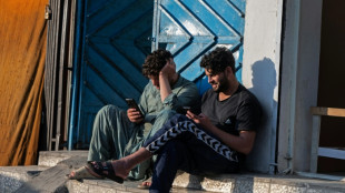 El acceso a redes sociales desde celulares, restringido intencionadamente en Afganist&aacute;n