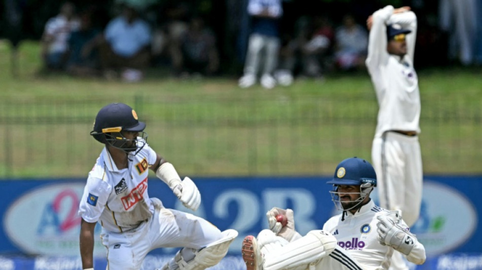 Sri Lanka trail India by 238 runs in second Test