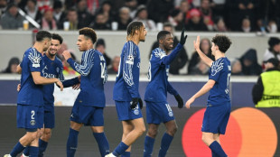 C1: le PSG, s&eacute;rieux et efficace, &eacute;crase Stuttgart et file en barrages