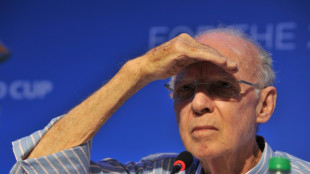 Zagallo recebe alta ap&oacute;s interna&ccedil;&atilde;o por infec&ccedil;&atilde;o urin&aacute;ria