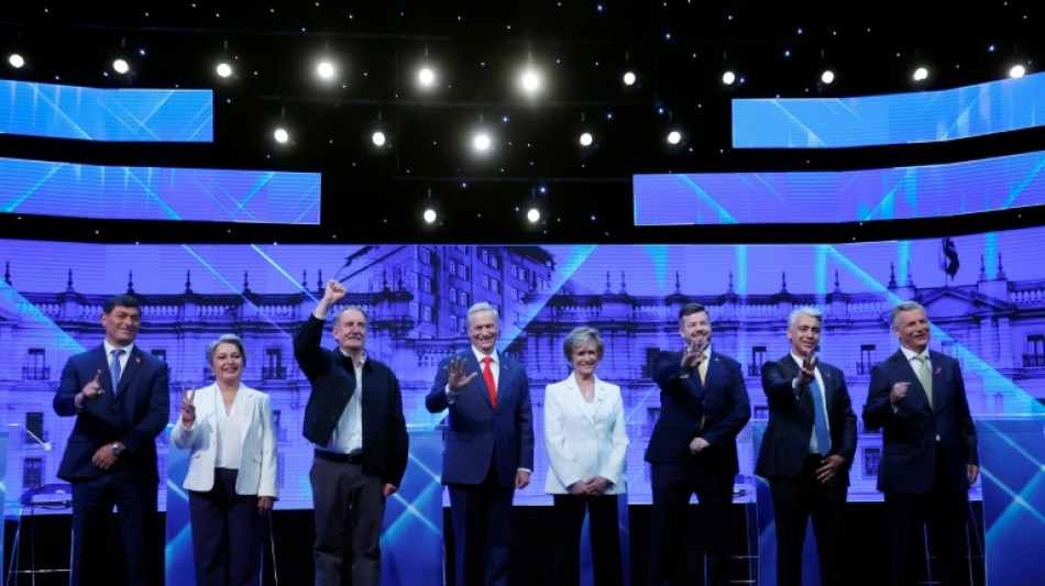 El candidato ultraderechista propone que los indocumentados paguen su pasaje para salir de Chile