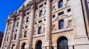 Borsa: Milano chiude in calo, -0,72%