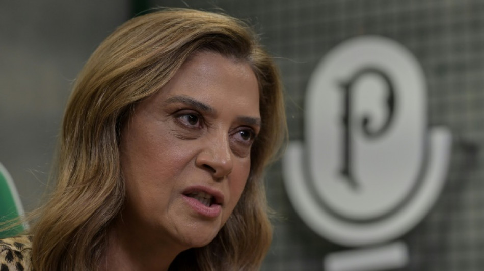 Presidente do Palmeiras questiona sil&ecirc;ncio do futebol sobre casos Daniel Alves e Robinho