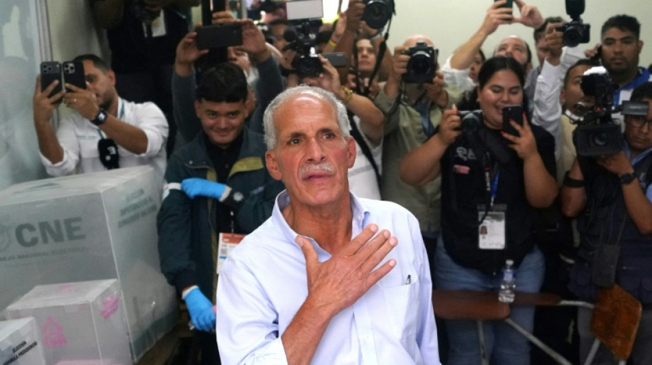 Présidentielle au Honduras: les candidats de droite à quasi-égalité, Trump accusateur