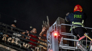 Inc&ecirc;ndio na capital de Bangladesh deixa ao menos 44 mortos