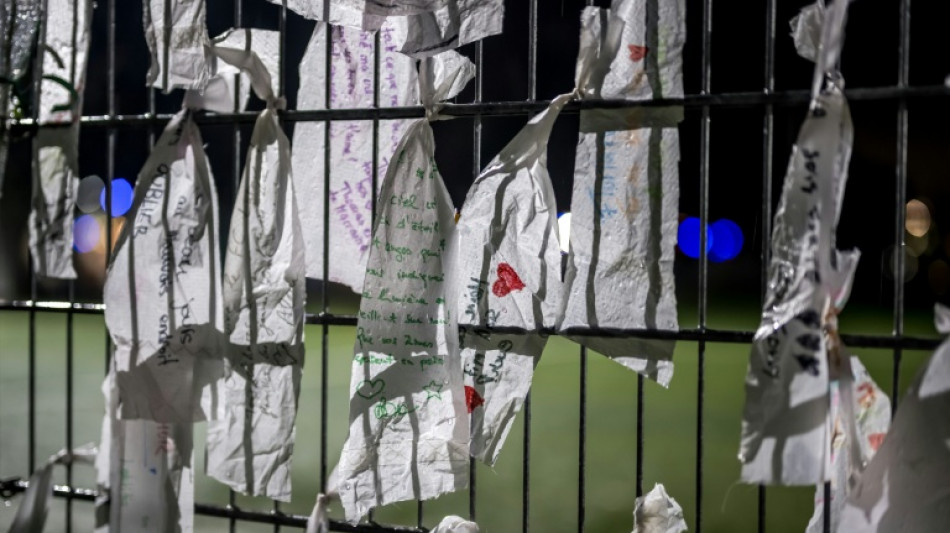 Incendie de Crans-Montana: la Suisse se recueille, les propri&eacute;taires auditionn&eacute;s