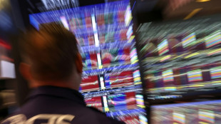 Wall Street sans &eacute;lan, guette l'issue du conflit budg&eacute;taire am&eacute;ricain