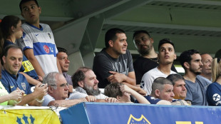 Riquelme lidera la protesta de miles de simpatizantes de Boca por la susepensi&oacute;n de las elecciones