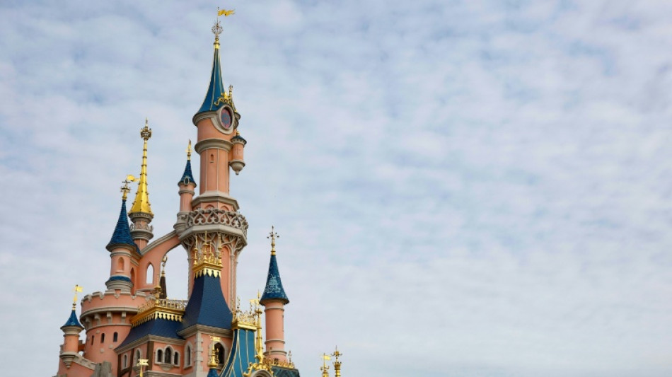El imputado por fingir una boda con una ni&ntilde;a en Disneyland Par&iacute;s ten&iacute;a condenas por relaciones sexuales con menores