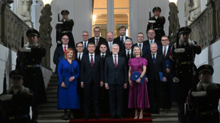 Tschechien: EU-skeptische Koalition unter Regierungschef Babis vereidigt