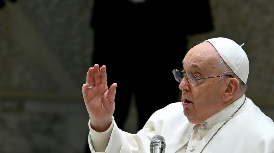 Papa defende a b&ecirc;n&ccedil;&atilde;o &agrave;s 'pessoas' e n&atilde;o &agrave; 'uni&atilde;o' dos casais homossexuais