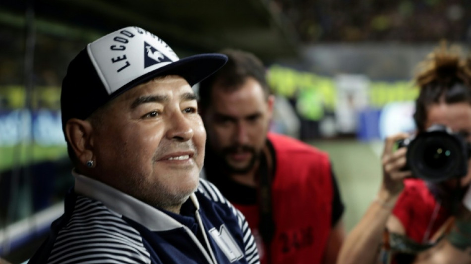 Equipo m&eacute;dico de Maradona era "un grupo de improvisados", acusa fiscal al abrir nuevo juicio