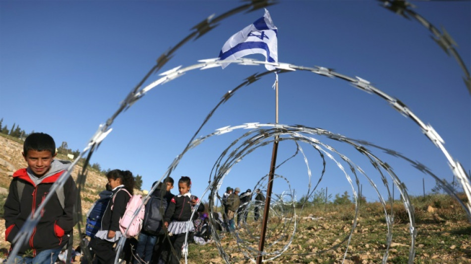 Tropas israel&iacute;es lanzan gases lacrim&oacute;genos contra ni&ntilde;os de una escuela en Cisjordania