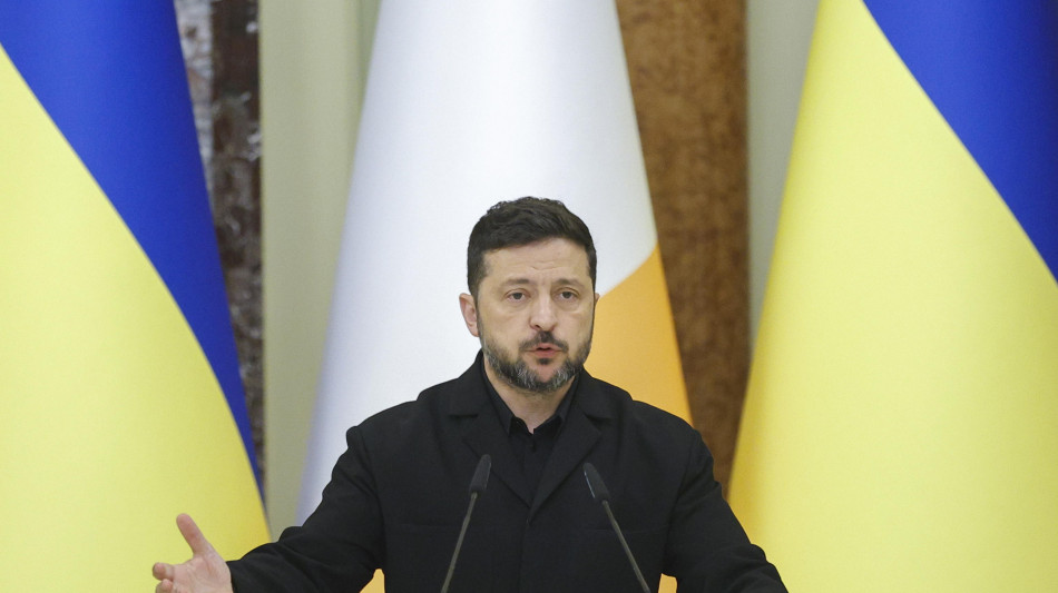 Zelensky, 'nuovo sostegno di Mosca all'Iran, fornisce immagini dei siti Usa'