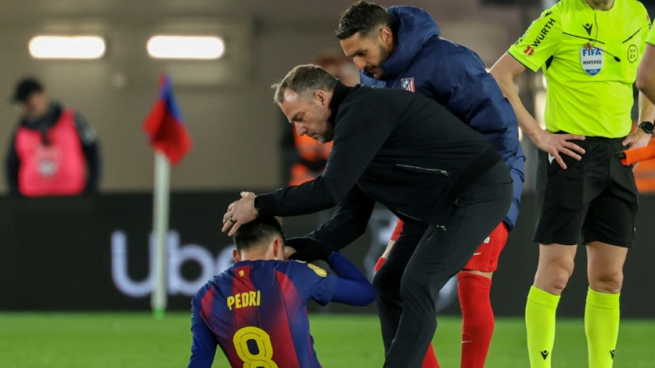 Election draws spotlight as Barca host Sevilla