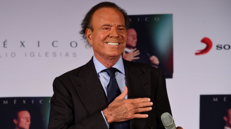 Julio Iglesias prepara su defensa ante las denuncias de abusos sexuales, seg&uacute;n la revista Hola
