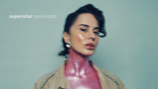 Paola Iezzi, Superstar &egrave; il nuovo singolo dal 7 novembre