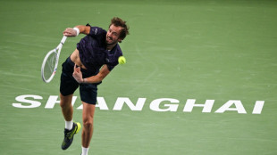 Medvedev vence De Minaur e vai enfrentar Rinderknech nas semis do Masters 1000 de Xangai