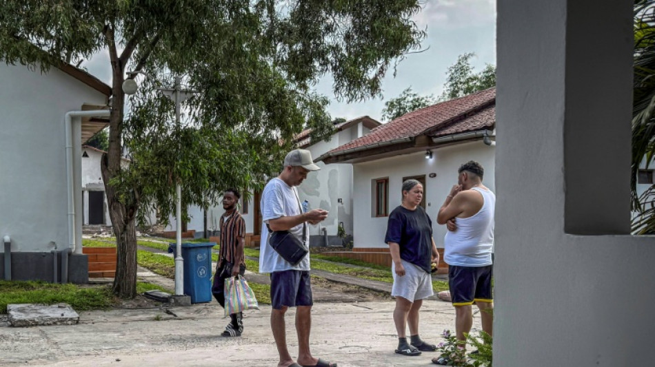 Miedo e incertidumbre entre migrantes latinoamericanos varados en Congo tras su expulsi&oacute;n de EEUU