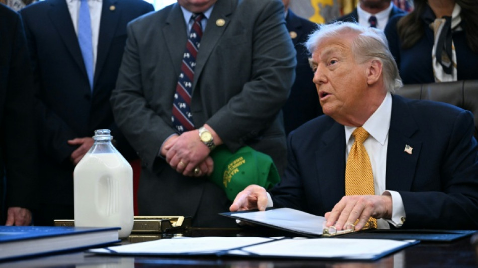 Trump assure que les "tueries en Iran ont pris fin" mais laisse planer la menace d'une intervention