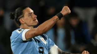 Brasil perde para Uruguai em Montevid&eacute;u e cai para 3&ordm; nas Eliminat&oacute;rias