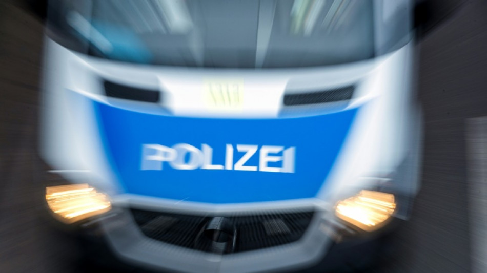 Polizist schie&szlig;t bei Einsatz in Berlin versehentlich in Fenster und Haust&uuml;r