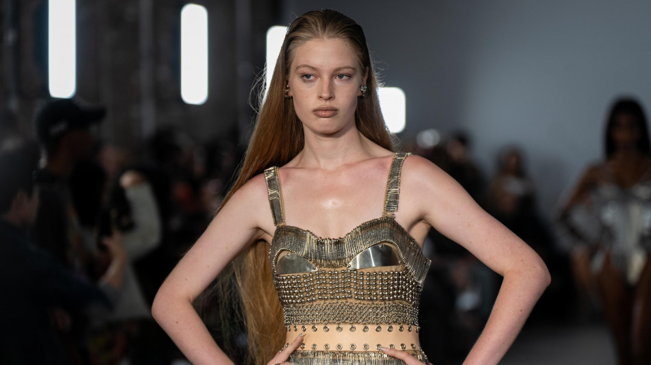 Vivian Wilson, la figlia di Musk, debutta alla Fashion Week NY