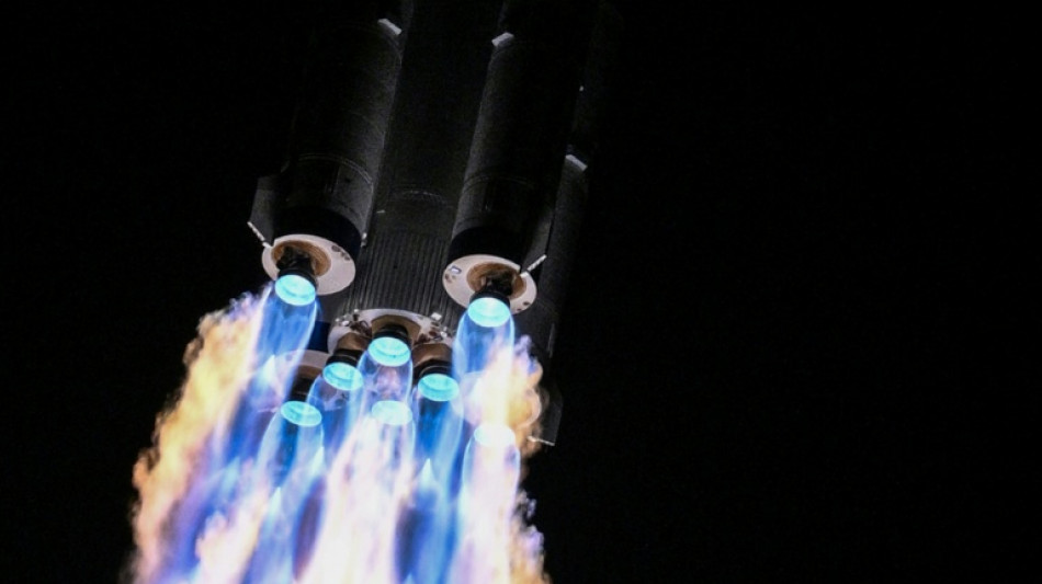 Wegen Weltraumschrott im All festsitzende Taikonauten wieder auf Erde zurück