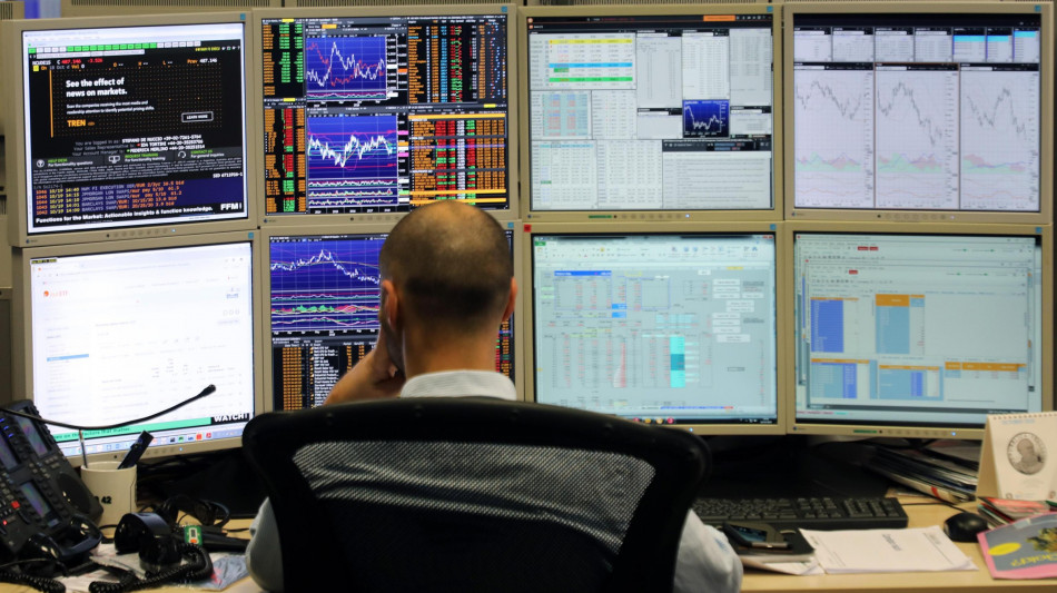 Lo spread tra Btp e Bund cala a 87 punti, gi&ugrave; i rendimenti