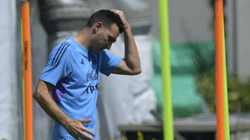 T&eacute;cnico da Argentina mant&eacute;m mist&eacute;rio sobre Messi