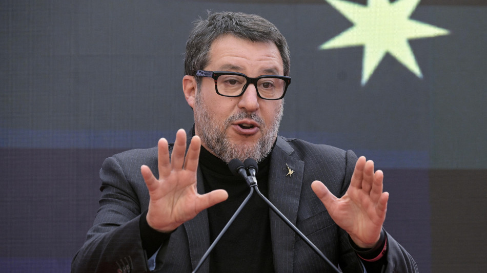 Salvini, liberi di usare i contanti, non siamo in Venezuela